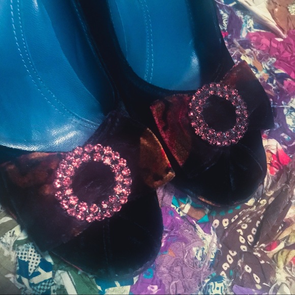 Vintage Via Spiga Velvet Floral wedges - Picture 6 of 8